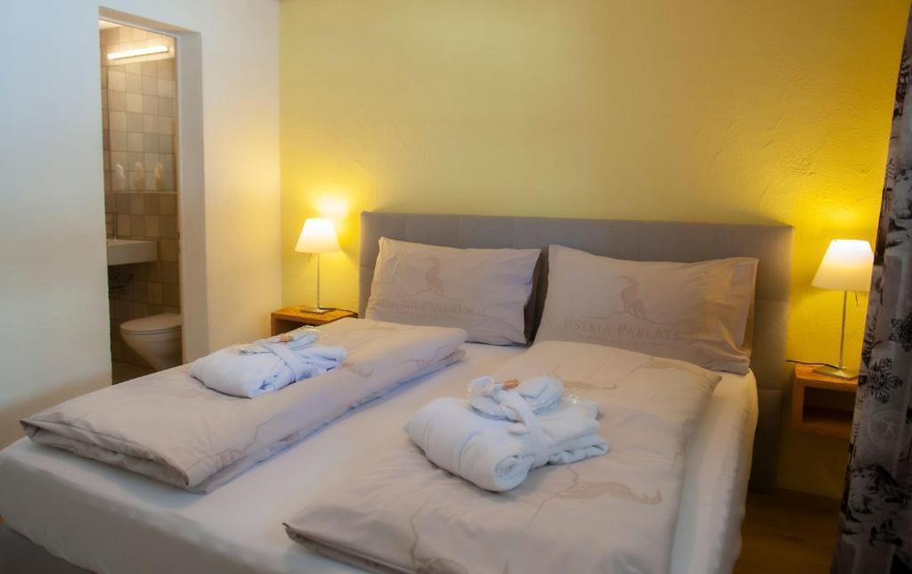 Hotel Ustria Parlatsch Trin Εξωτερικό φωτογραφία