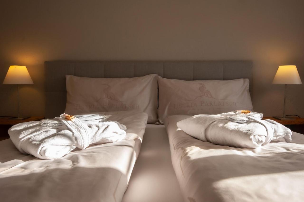 Hotel Ustria Parlatsch Trin Εξωτερικό φωτογραφία